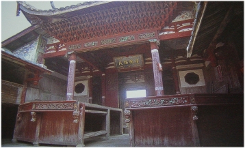 ֦{x
